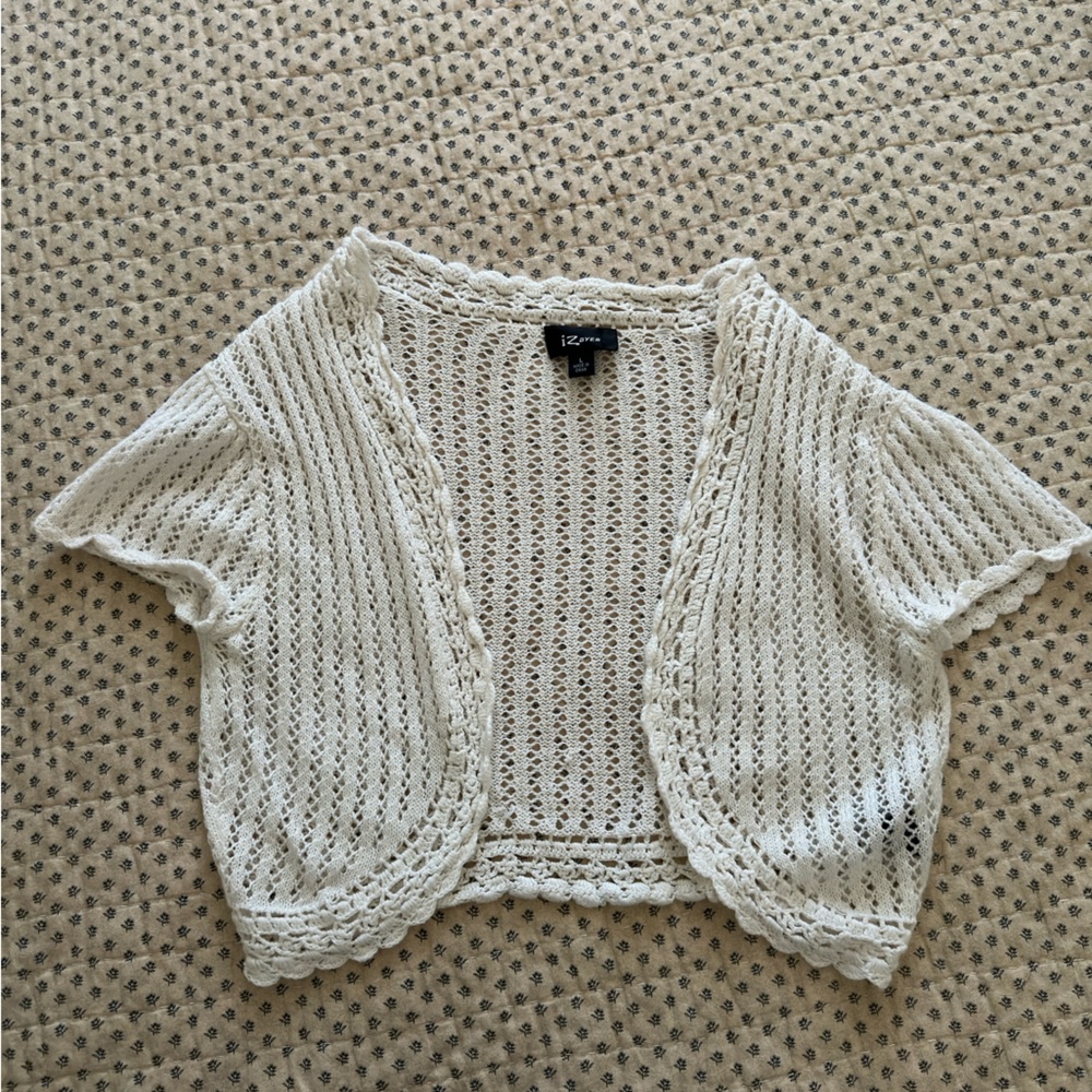 Short sleeve shawl